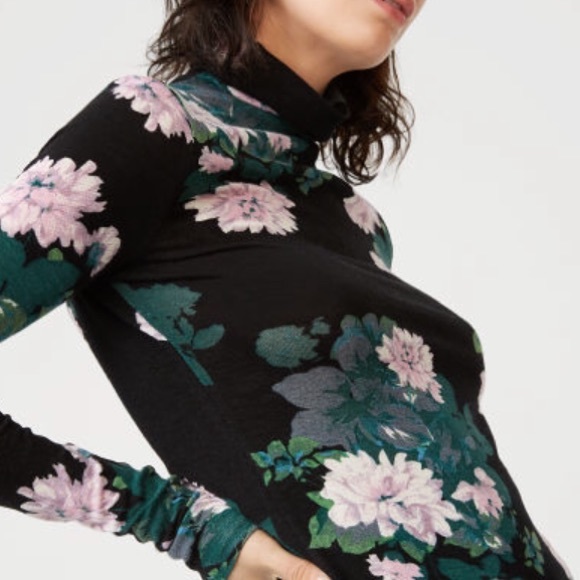 •Club Monaco• Julie Printed Turtleneck - Picture 3 of 7